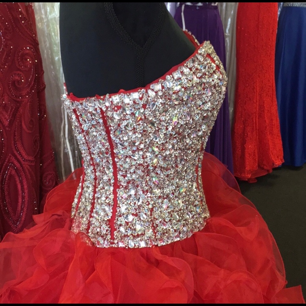 Stunning New Ruffled Red Prom Gown - Picture 3 of 5